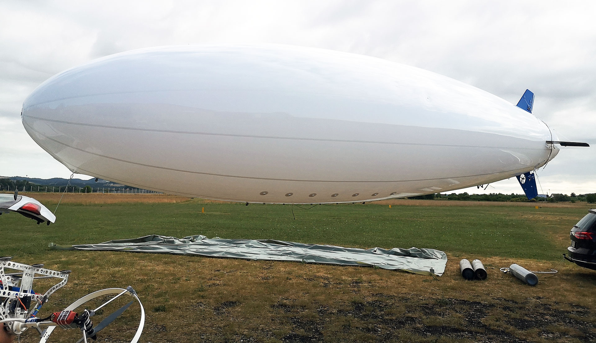 10 m outdoor RC Blimp from Aero Drum Ltd